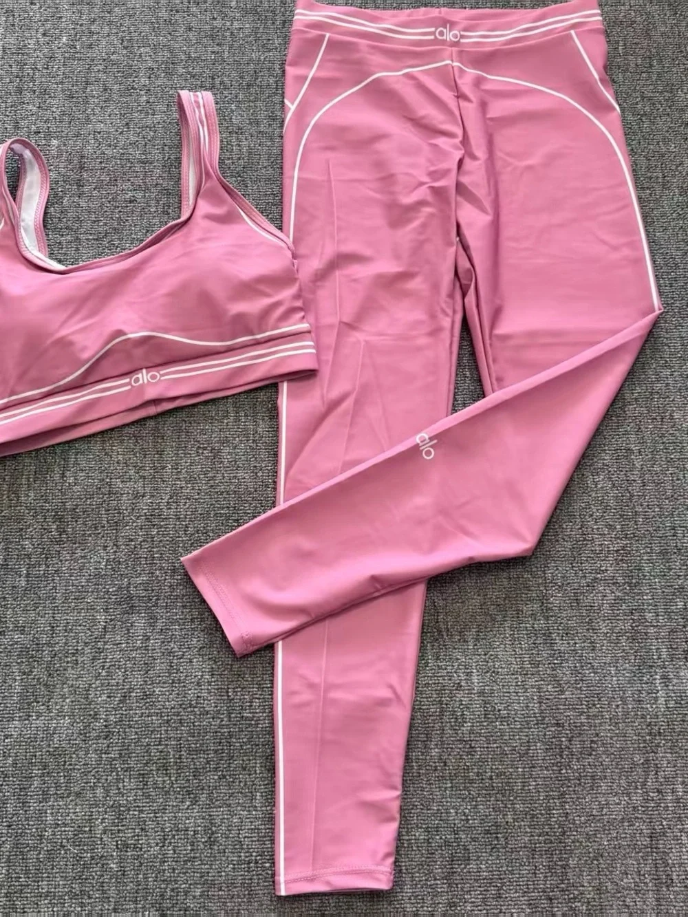 ALO Yoga Women’s.